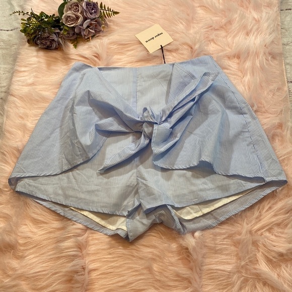NWT Superdown Danika Stripe Tie Waist Shorts sz XS - Picture 2 of 12